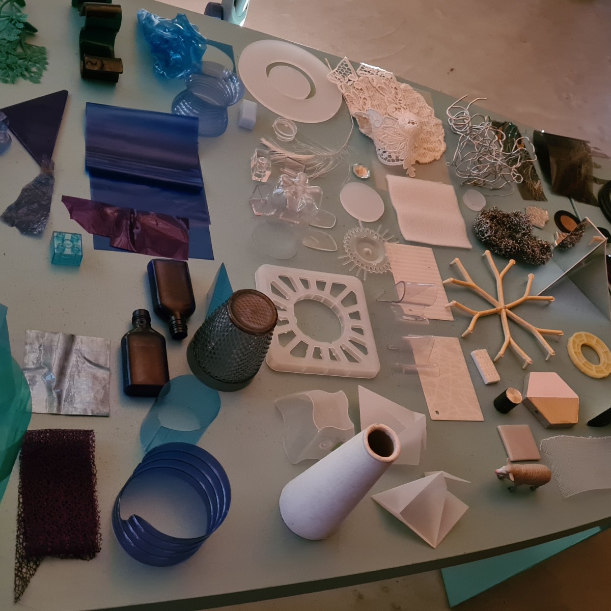 A firkapapíron túl